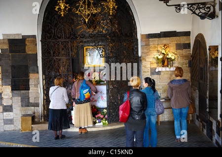 Santuario della Vergine Maria nella porta di pietra ingresso Kamenita Vrata) a Zagabria il Gornji Grad, Croazia Foto Stock
