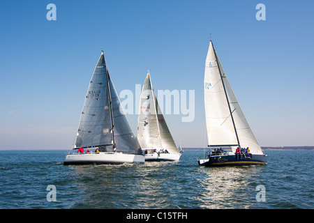 Barche a vela e yacht racing al Texoma Sailing Club Icebreaker 1, primo club vela gara del 2011. Foto Stock