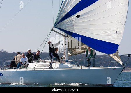 Barche a vela e yacht racing al Texoma Sailing Club Icebreaker 1, primo club vela gara del 2011. Foto Stock