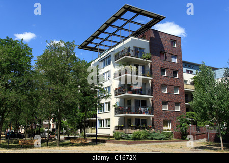 Moderno edificio residenziale, Rummelsburger Bucht quartiere residenziale, Wasserstadt Alt Stralau, Expo 2000, Berlino Foto Stock