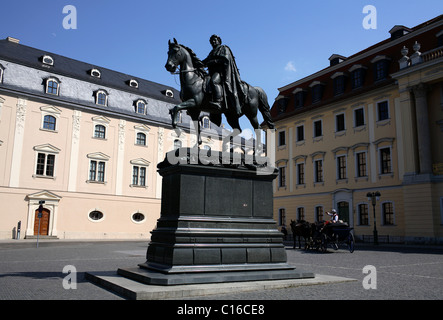 Carl Agosto monumento con cavallo e carrozza, Weimar, Turingia, Germania, Europa Foto Stock