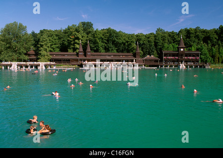 Il bagno termale di Heviz sul lago di Balaton, Ungheria, Europa Foto Stock