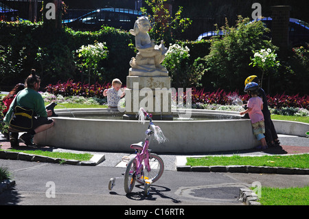 Fontana marciapiede, Wellington Botanic Garden, Wellington, Regione di Wellington, Isola del nord, Nuova Zelanda Foto Stock