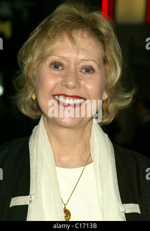 Paula Roberts, l'inglese Psychic apertura notturna di Noel Coward 'Blithe Spirit" presso il Teatro Shubert - Arrivi. New York Foto Stock