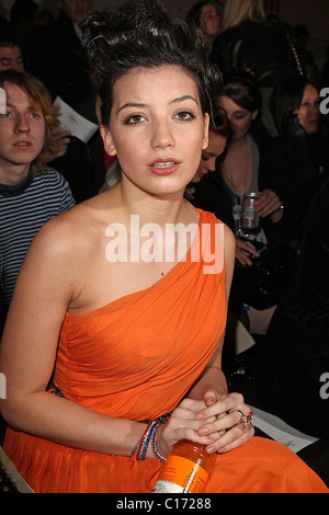 Daisy Lowe London Fashion Week Autunno/Inverno 2009 - Issa tenutosi presso la BFC tenda, Museo di Storia Naturale - Front Row London, Foto Stock