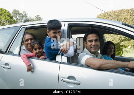 Famiglia in viaggio in auto Foto Stock