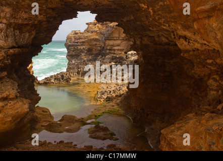 La grotta, Parco Nazionale di Port Campbell, lungo la Great Ocean Road, Victoria, Australia Foto Stock