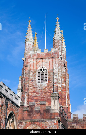 Chiesa di Santa Maria che mostra i dettagli del Campanile, Totnes, South Hams, Devon, Inghilterra, REGNO UNITO Foto Stock