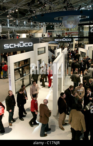 Stand della ditta Schueco International KG in fiera, Bau 2007, nella Messe la fiera di Monaco di Baviera, Monaco di Baviera Foto Stock