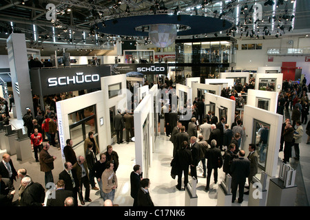 Stand della ditta Schueco International KG in fiera, Bau 2007, nella Messe la fiera di Monaco di Baviera, Monaco di Baviera Foto Stock