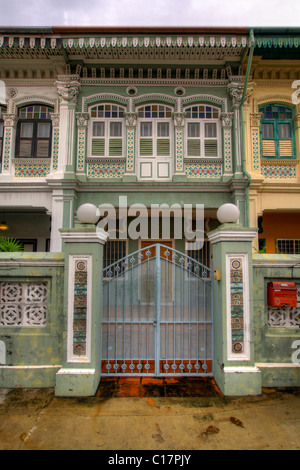 Storico Peranakan colorata terrazza casa in Singapore 4 Foto Stock
