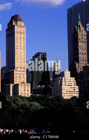 Stati Uniti, New York City, Manhattan, edifici lungo la Central Park nel sud est Foto Stock