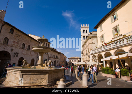 Piazza del Comune, Assisi, Umbria, Italia, Europa Foto Stock