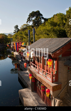 Vista del Palazzo d'estate accanto al fiume Suzhou Street, Pechino, Cina Foto Stock