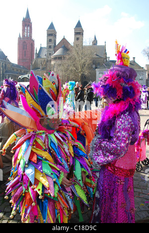 Il carnevale folla Vrijthof Maastricht Paesi Bassi Foto Stock