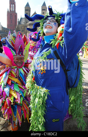 Il carnevale folla Vrijthof Maastricht Paesi Bassi Foto Stock