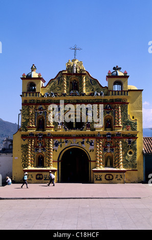 Guatemala, Totonicapan Reparto, San Andres Xecul, chiesa Foto Stock