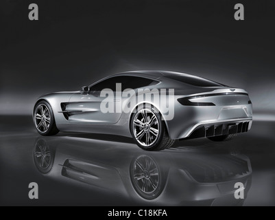 Aston Martin hanno fatto di nuovo - le sportscar giganti hanno creato un nuovo spettacolare motore, chiamato uno-77. Il design elegante Foto Stock