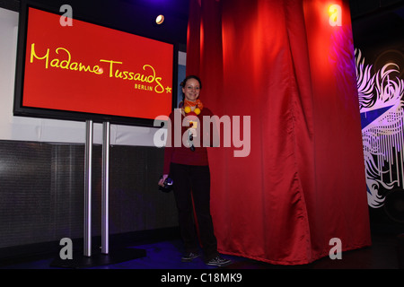 Atmosfera di festa di lancio per lo scoprimento di Miley Cyrus' cera figura al Madame Tussauds' Berlino, Germania - 12.03.09 Foto Stock