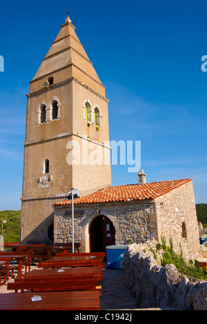 Vecchio Campinal della chiesa di Lubenice hill top village, isola di Cres, Croazia Foto Stock