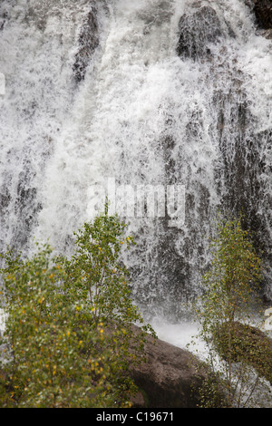 La cascata nel Parco Nazionale di Ordesa y Monte Perdido, Pirenei spagnoli, Huesca, Aragona, Spagna Foto Stock