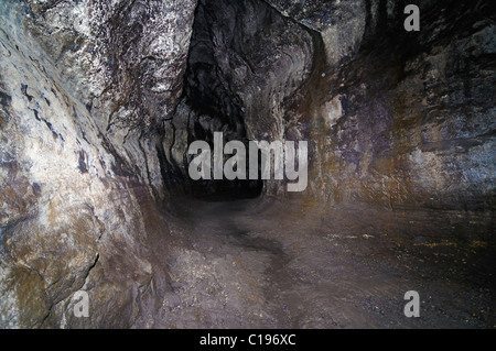Il fiume di lava Grotta Vulcanica, tubo di lava, Newberry nazionale monumento vulcanico, Deschutes National Forest, Oregon, Stati Uniti d'America Foto Stock