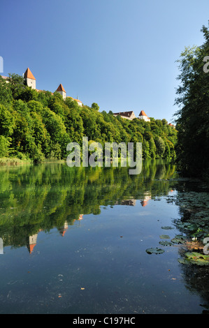 Vista da Woehrsee al castello, Burghausen, Alta Baviera, Baviera, Germania, Europa Foto Stock