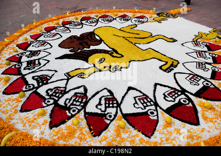 Aztec Ofrenda che rappresenta il livello Iztepetl di Mictlan (ADE), una collina dove il corpo è stato tagliato dai coltelli di selce Foto Stock