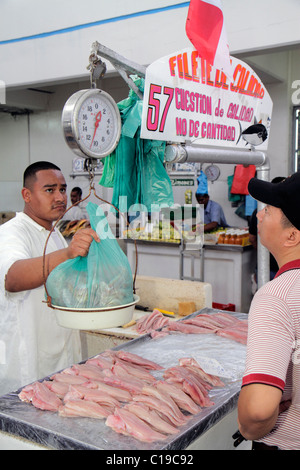 Panama Panama Panama City,Ancon,Mercado de Mariscos,mercato,commerciante,vendita,shopping shopper shopping negozi mercati di mercato acquisti di vendita,negozi al dettaglio s. Foto Stock