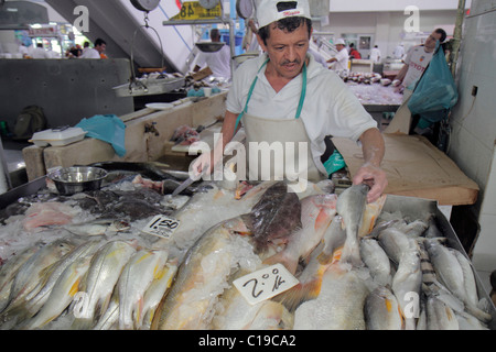 Panama,Latin,America centrale,Città di Panama,Ancon,Mercado de Mariscos,mercato,mercante,vendita,shopping shopper acquirenti negozi mercati di mercato marketp Foto Stock