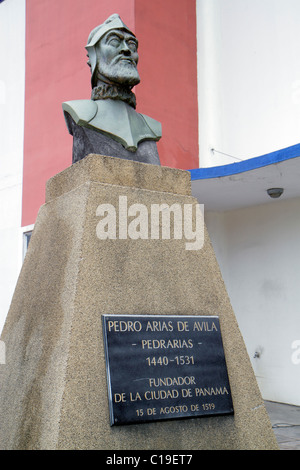 Panama,America latina,America centrale,Città di Panama,Viejo,Ruinas Panama la Vieja,rovine,Sito Patrimonio Mondiale,centro visitatori,statua,busto,fondatore della città,1519,Pedro Ar Foto Stock