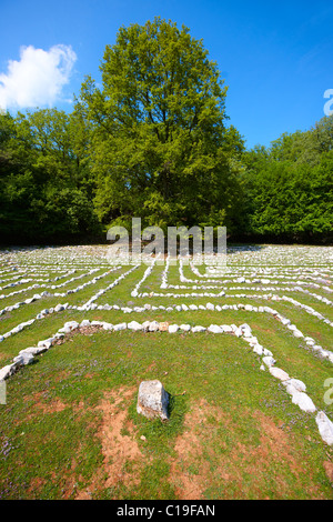 Lada il labirinto - Replica di un antico labirinto romano di Pola, Foresta Tramuntana, Isola di Cherso Croazia Foto Stock
