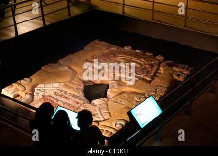 La scultura Tlaltecuhtli nel Museo Templo Mayor, Città del Messico Foto Stock