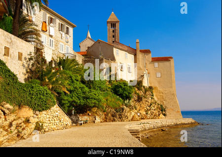 La città medievale e scogliere Rab. Isola di Rab, Craotia Foto Stock