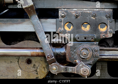 Close-up di una locomotiva a vapore ruota aste di accoppiamento Foto Stock