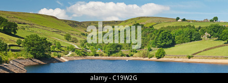 Serbatoio Ponden e Ponden Clough, una cicatrice in Stanbury Moor, nel cuore della 'Bronte Country", nello Yorkshire, Inghilterra Foto Stock