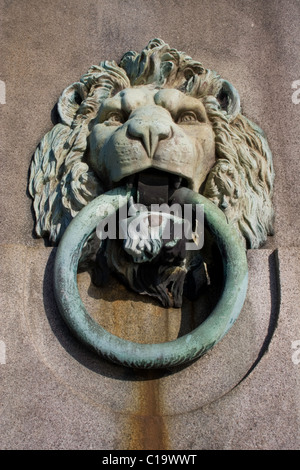 Anello di ormeggio, Thames Lions Head sul terrapieno Foto Stock