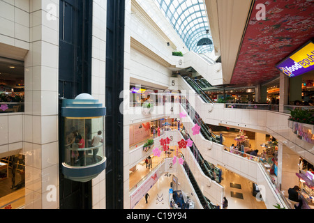 Interno del Wisma Atria Shopping Centre, Orchard Road, Singapore Foto Stock