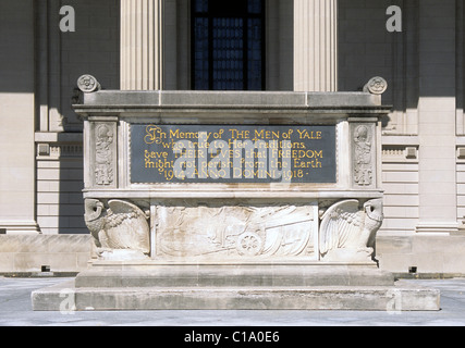 Cenotaph Yale University Campus Beinecke Plaza Commons Monument. Memoriale della guerra mondiale Foto Stock