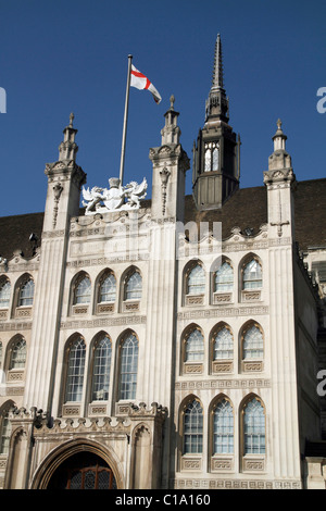 ST GEORGE'S bandiera alla Guildhall nella città di Londra Foto Stock