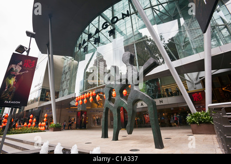 Paragon Shopping Centre nel famoso quartiere dello shopping di Orchard Road, Singapore Foto Stock