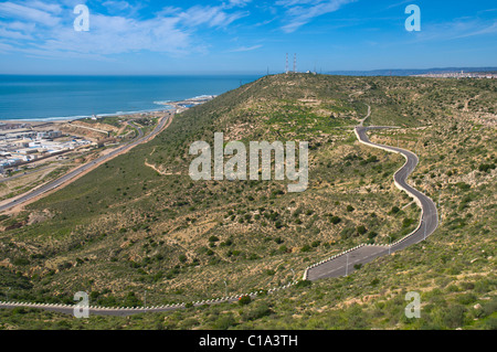 Vista sulla collina al di fuori dell area del porto di Agadir il Souss Marocco del Sud Africa Foto Stock