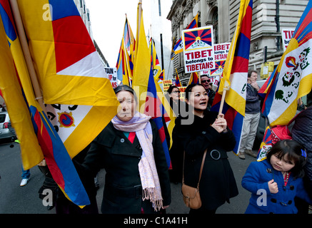 Il Tibetano marcia annuale per chiedere la libertà da occupazione cinese, il centro di Londra 2011 Foto Stock