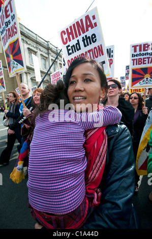 Il Tibetano marcia annuale per chiedere la libertà da occupazione cinese, il centro di Londra 2011 Foto Stock