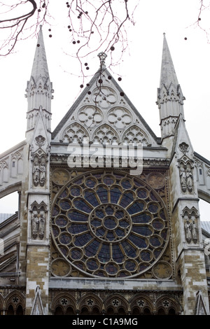 La famosa finestra rotonda all'ingresso al Westminster Abbey Foto Stock