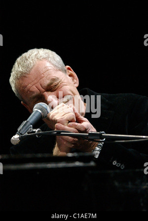 Paolo Conte si esibisce dal vivo presso il Teatro Carré Amsterdam, Paesi Bassi - 24.03.09 ** ** Foto Stock