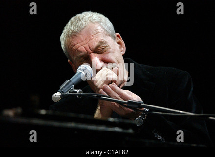 Paolo Conte si esibisce dal vivo presso il Teatro Carré Amsterdam, Paesi Bassi - 24.03.09 ** ** Foto Stock