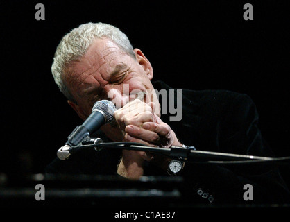 Paolo Conte si esibisce dal vivo presso il Teatro Carré Amsterdam, Paesi Bassi - 24.03.09 ** ** Foto Stock