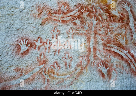 Arte rupestre degli Aborigeni alla "Galleria d'arte" in Carnarvon Gorge Queensland Foto Stock