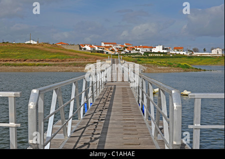 Una vista dal molo di Estrela, Alentejo, Portogallo Foto Stock